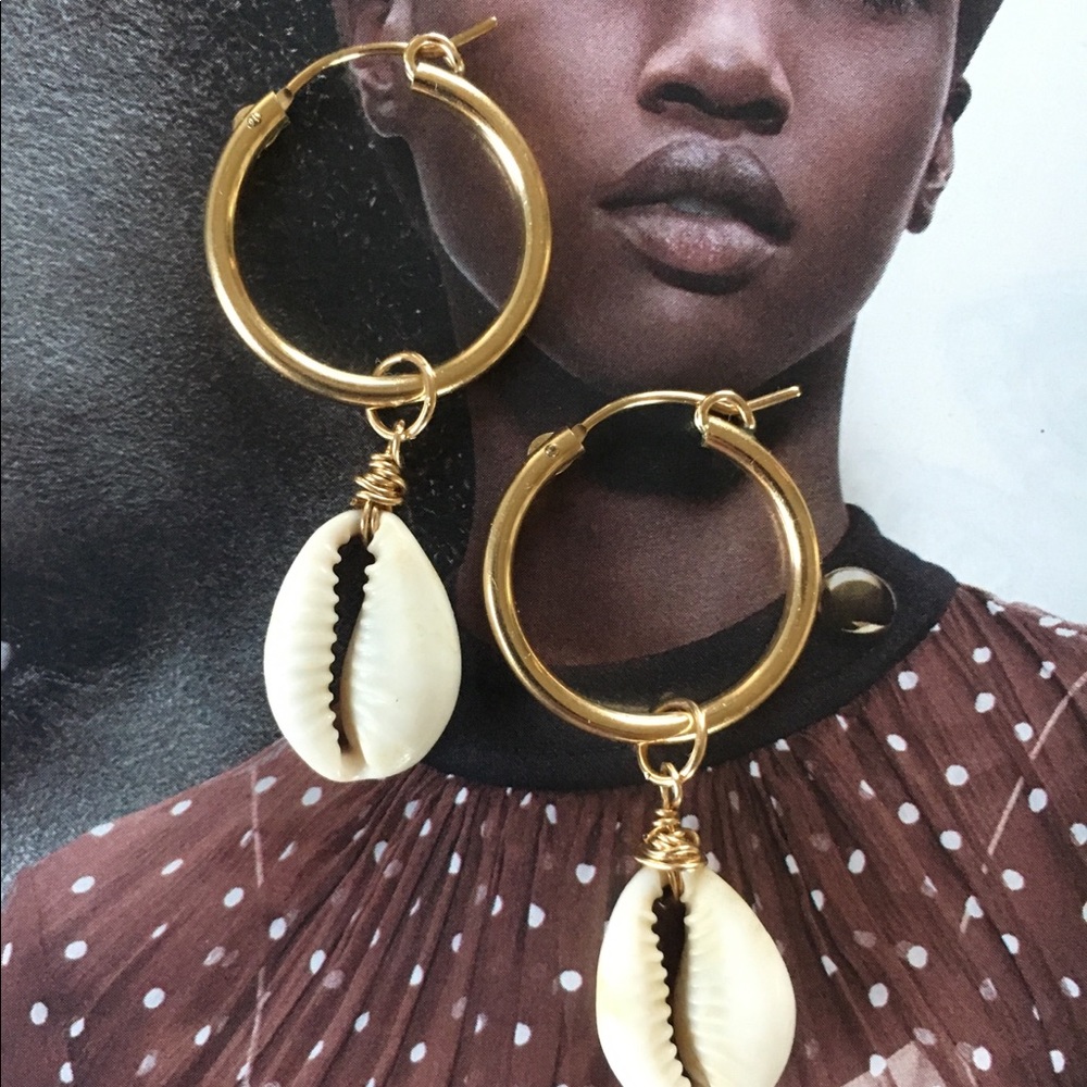 Mamacita Cowrie Shell Hoops .5” round